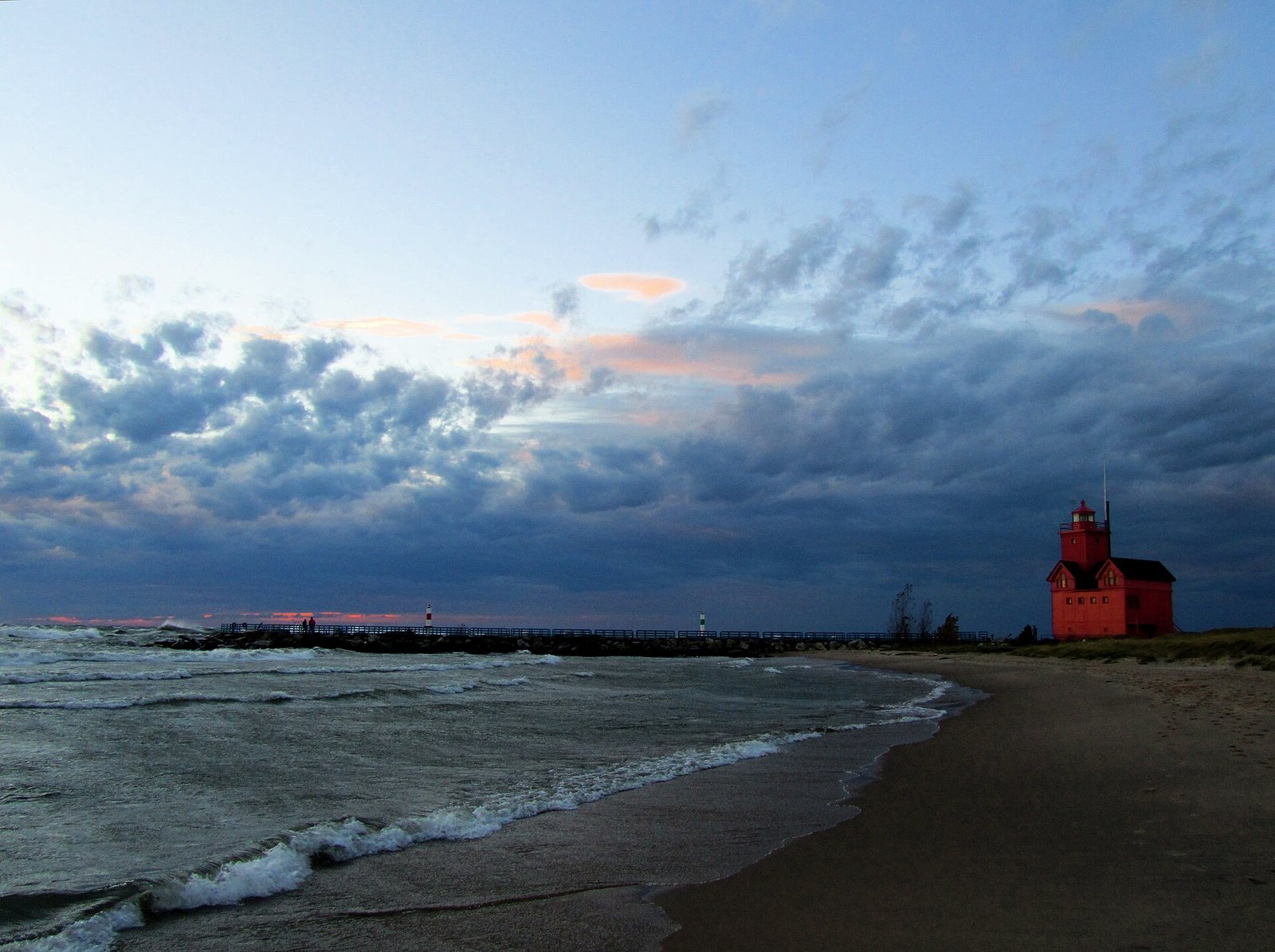 Holland, Michigan Visitor Guide: Tulip Time, Big Red, Beaches, Downtown and Where to Stay
