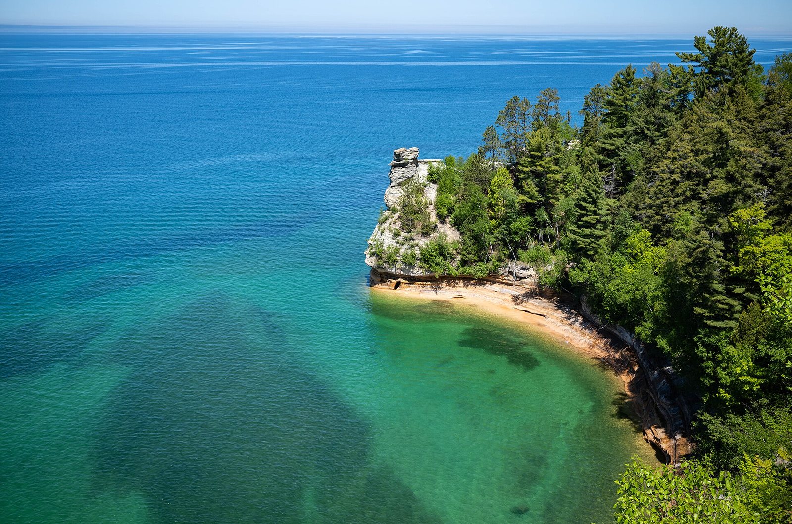 Pictured Rocks National Lakeshore: Boat Tour vs Kayak vs Hike, Costs, Seasons & Where to Stay