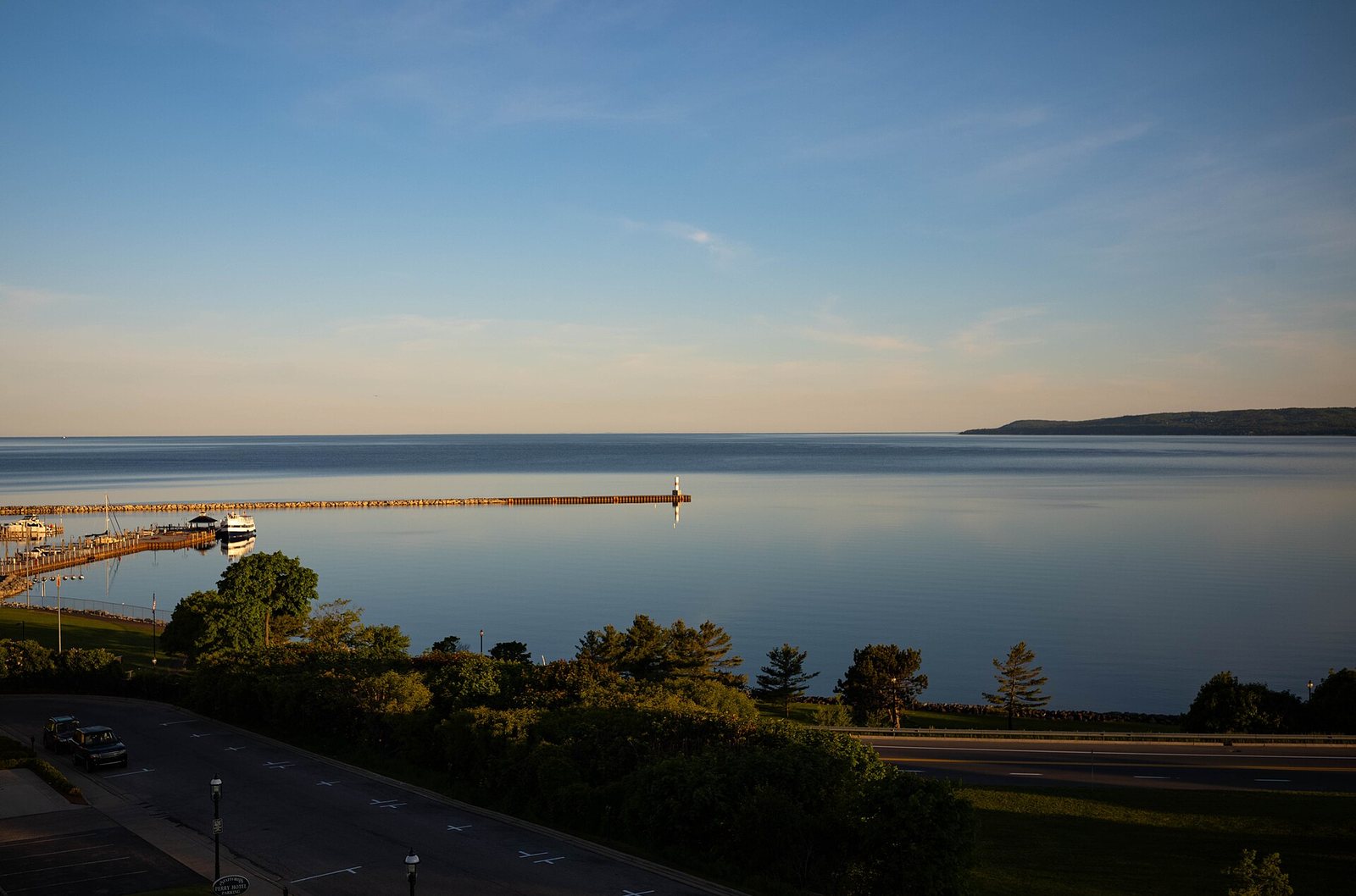 Petoskey, Harbor Springs & Charlevoix: The Little Traverse Bay Travel Guide