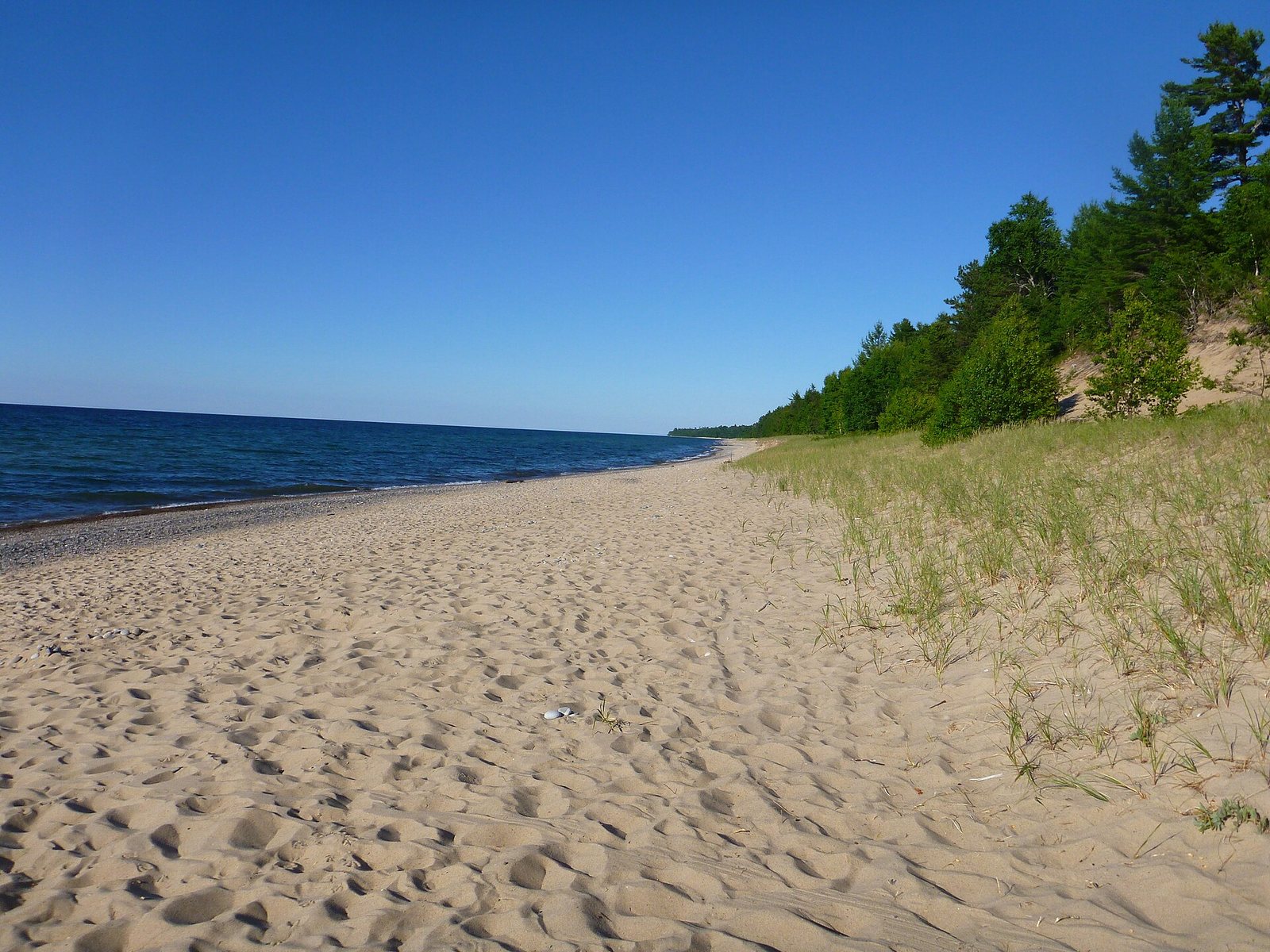 Michigan Beaches: The Best Beaches & Dunes on Four Great Lakes (Fees, Dogs, Parking, Water Quality)